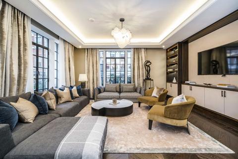 3 bedroom flat to rent, Chesterfield Hill, London W1J