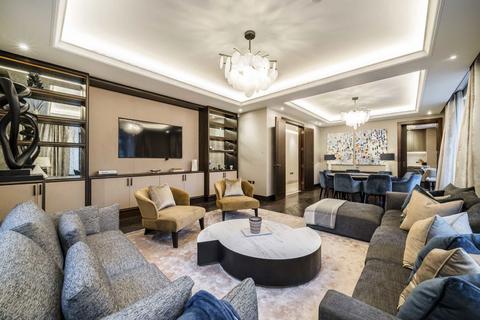 3 bedroom flat to rent, Chesterfield Hill, London W1J