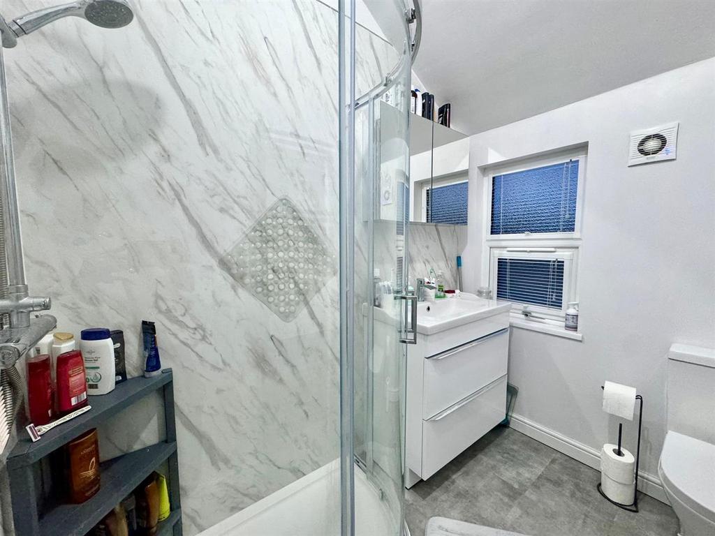 Shower Room.jpg
