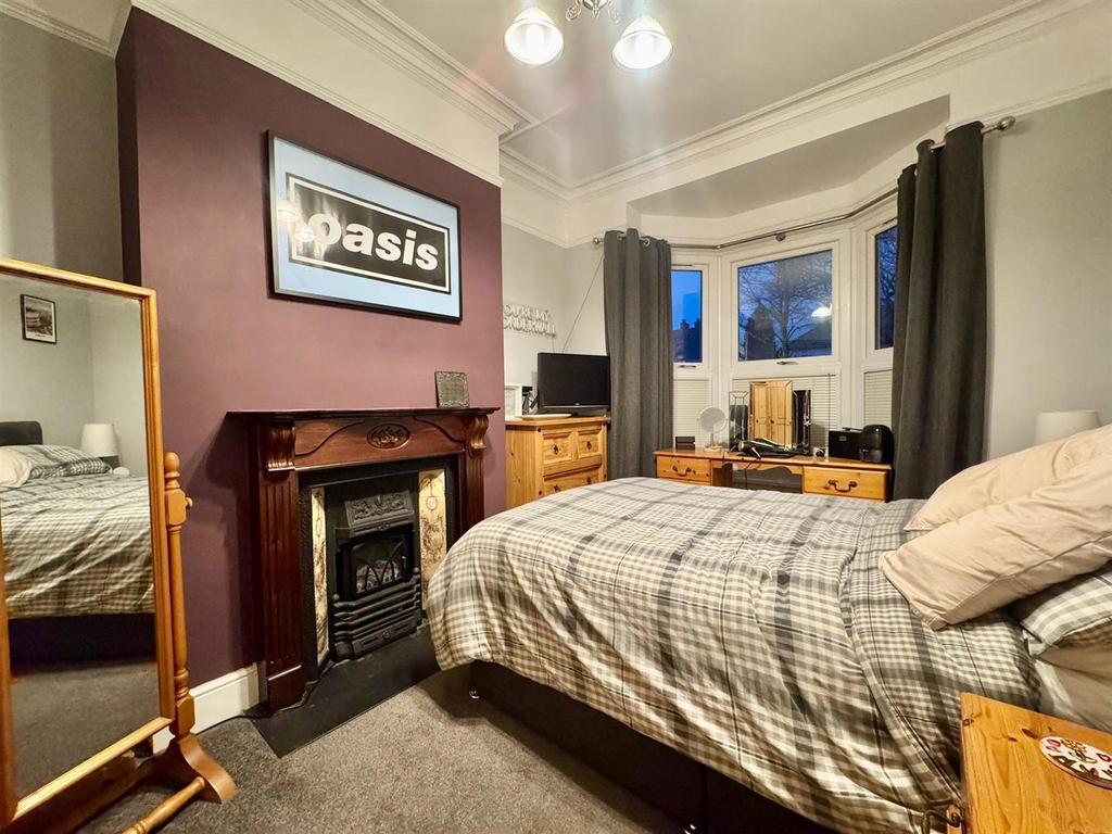 Sitting room, bedroom 4 (1).jpg
