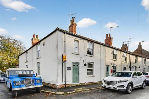 2 bedroom terraced house for sale, St. Helens Square, Market Weighton, York
