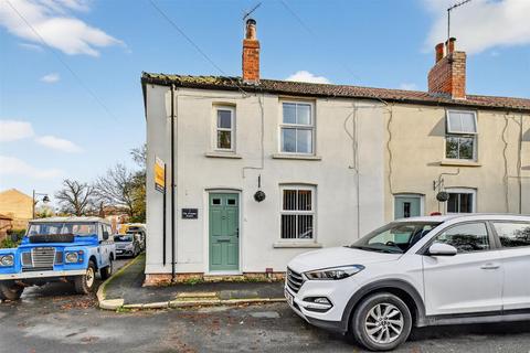 2 bedroom terraced house for sale, St. Helens Square, Market Weighton, York