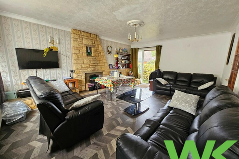 3 bedroom bungalow for sale, Hopkins Drive, West Bromwich, B71