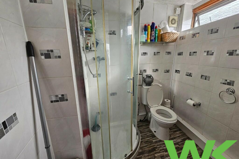 3 bedroom bungalow for sale, Hopkins Drive, West Bromwich, B71