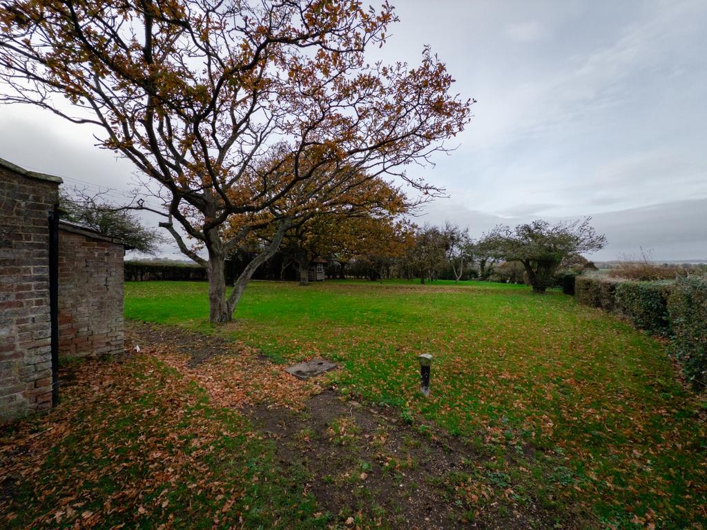20251111161938 - 2025-11-11 14-19-38 2 - Hill Cott