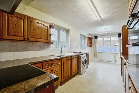 2 bedroom detached bungalow for sale, Station Road, Alford LN13