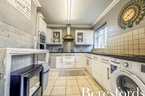 undefined, Dartfields, Romford, RM3