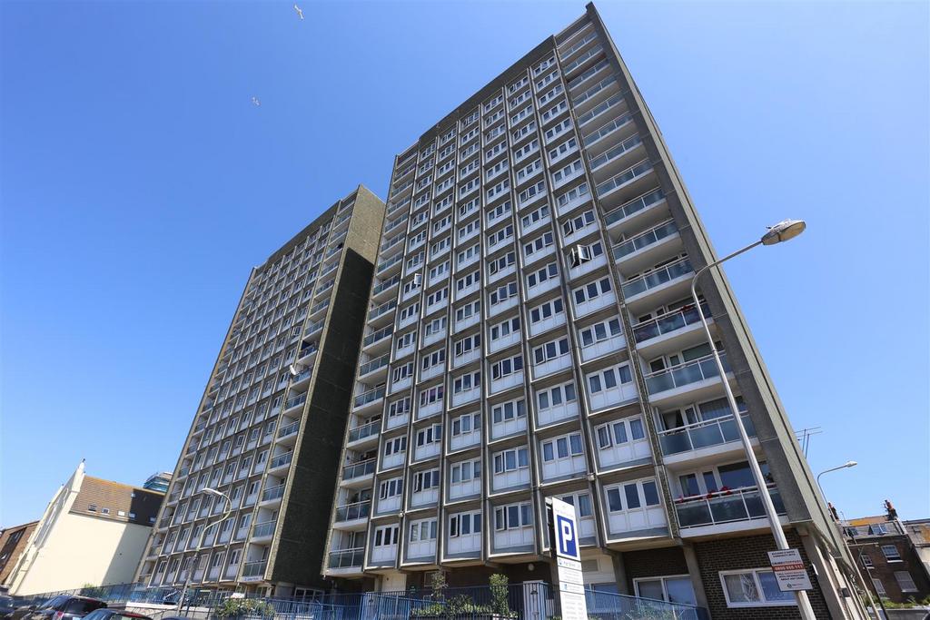 74 St James House External.JPG