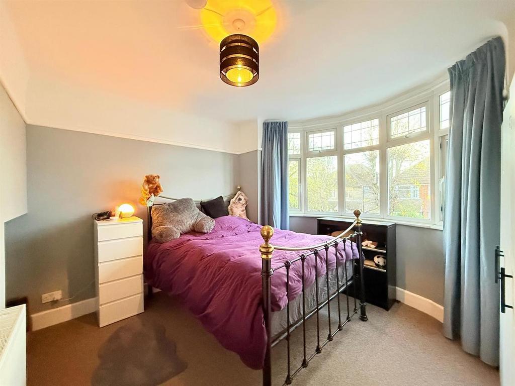 Bed 2.jpg