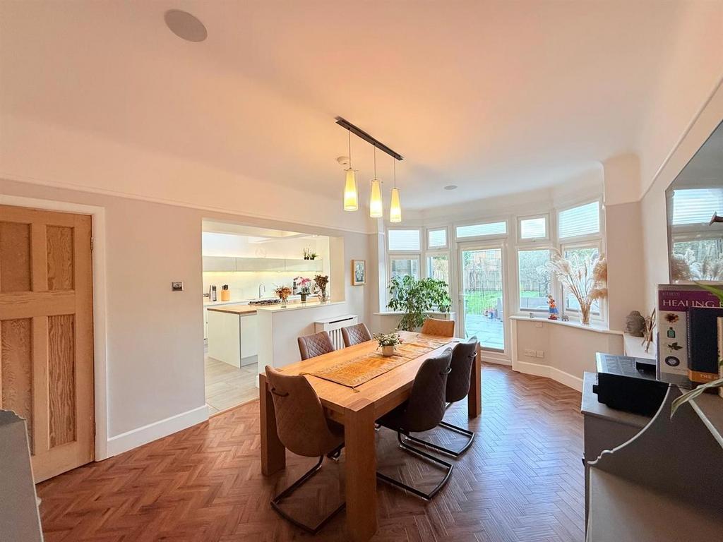Dining room.jpg