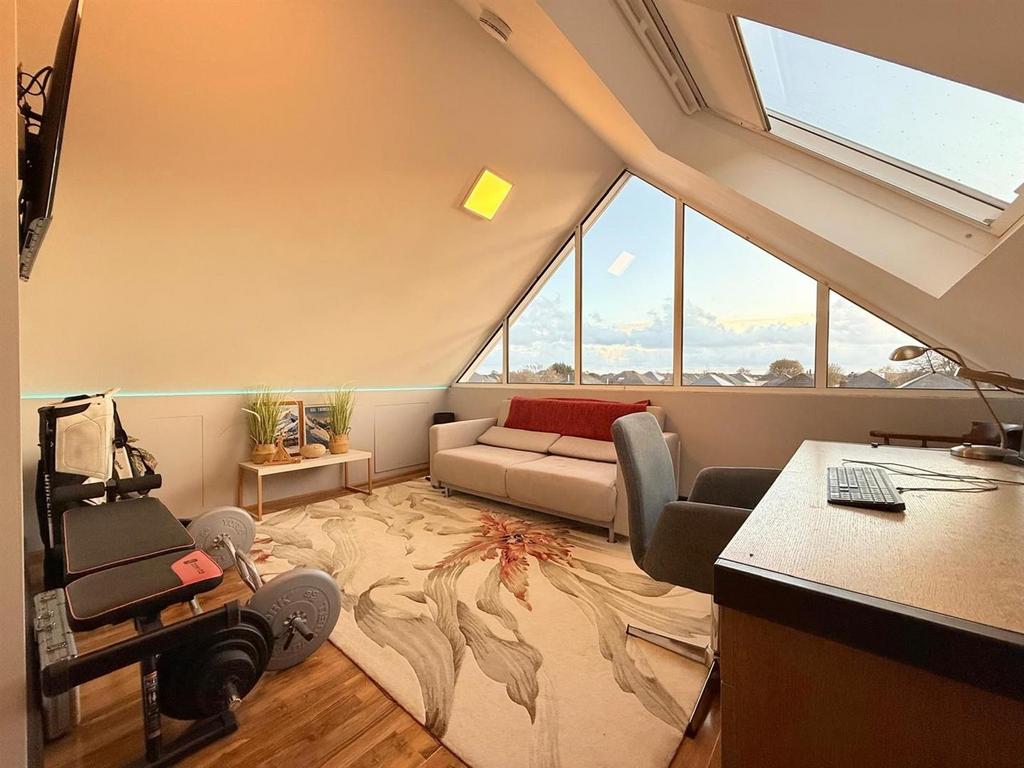 Loft room.jpg
