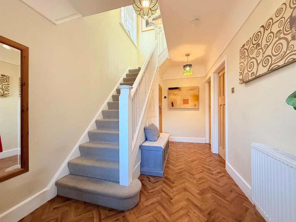 Hallway.jpg