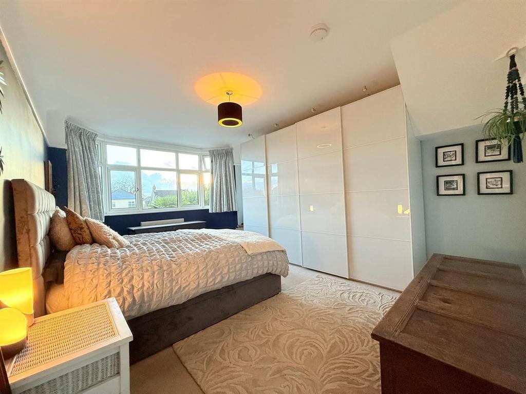 Bed 1.jpg