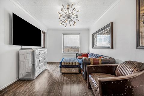 1 bedroom flat for sale, Manchester Road, London