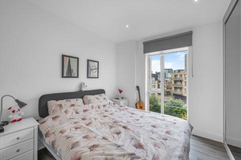2 bedroom flat to rent, Highfield Court, New North Road, London
