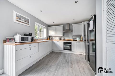3 bedroom terraced house for sale, Cameron Road, Bromley, BR2