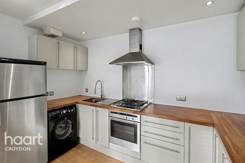 2 bedroom flat to rent, Croham Road, SOUTH CROYDON
