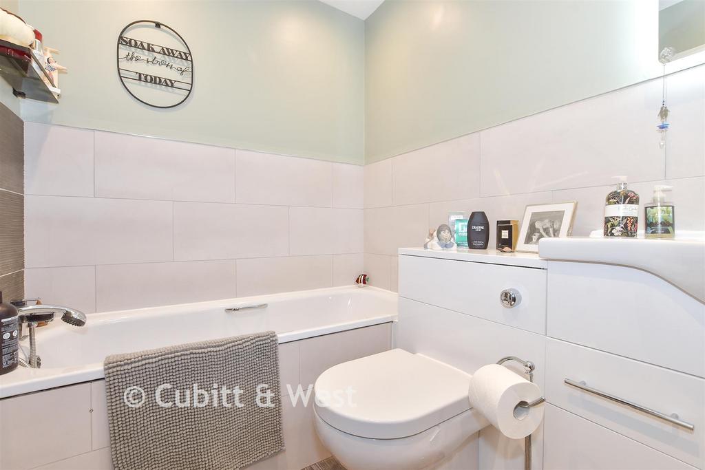 En-Suite Bathroom