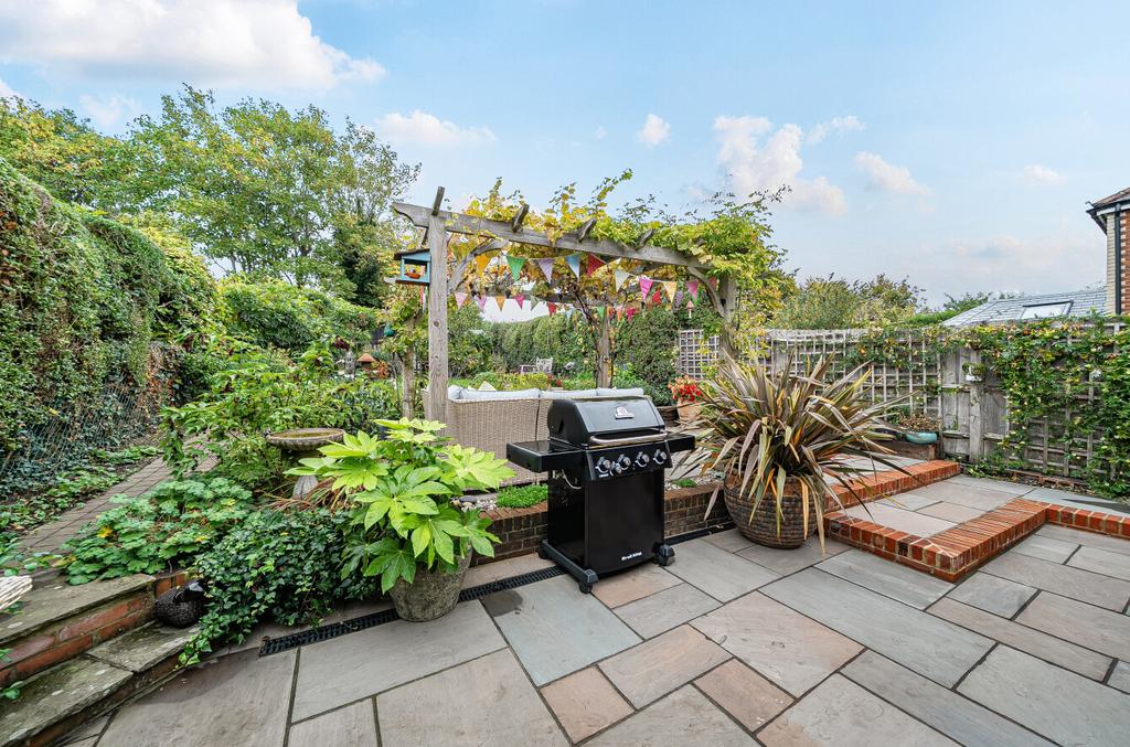 1369219-4-68efbf3...