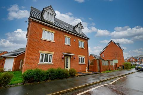 4 bedroom detached house for sale, Yarn Close, Manchester M28