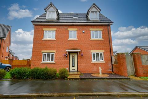 4 bedroom detached house for sale, Yarn Close, Manchester M28