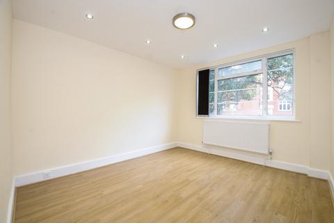 undefined, Hamlet Gardens, Hammersmith, London, W6