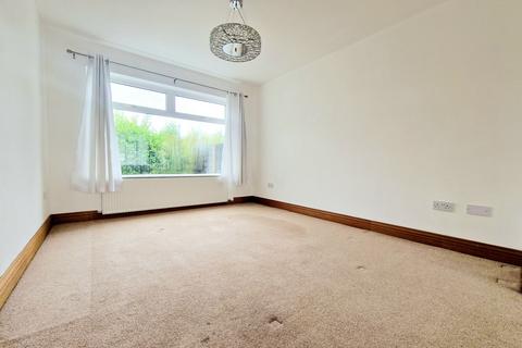 3 bedroom semi-detached house to rent, Colinwood Close, Bury, BL9