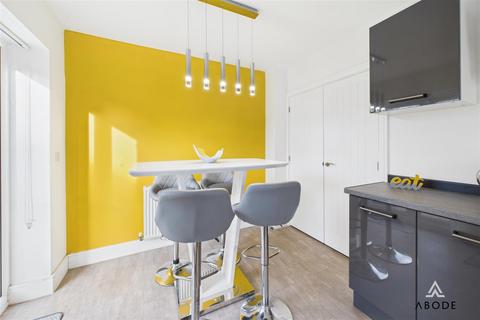 3 bedroom semi-detached house for sale, Thorntree Lane, Burton  on trent DE14