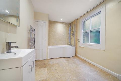1 bedroom flat for sale, Wandsworth Road, SW8