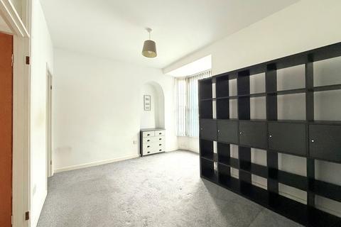 1 bedroom flat for sale, Lower Market Street,Penryn,TR10 8BG