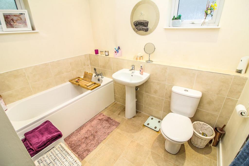 Family Bathroom.