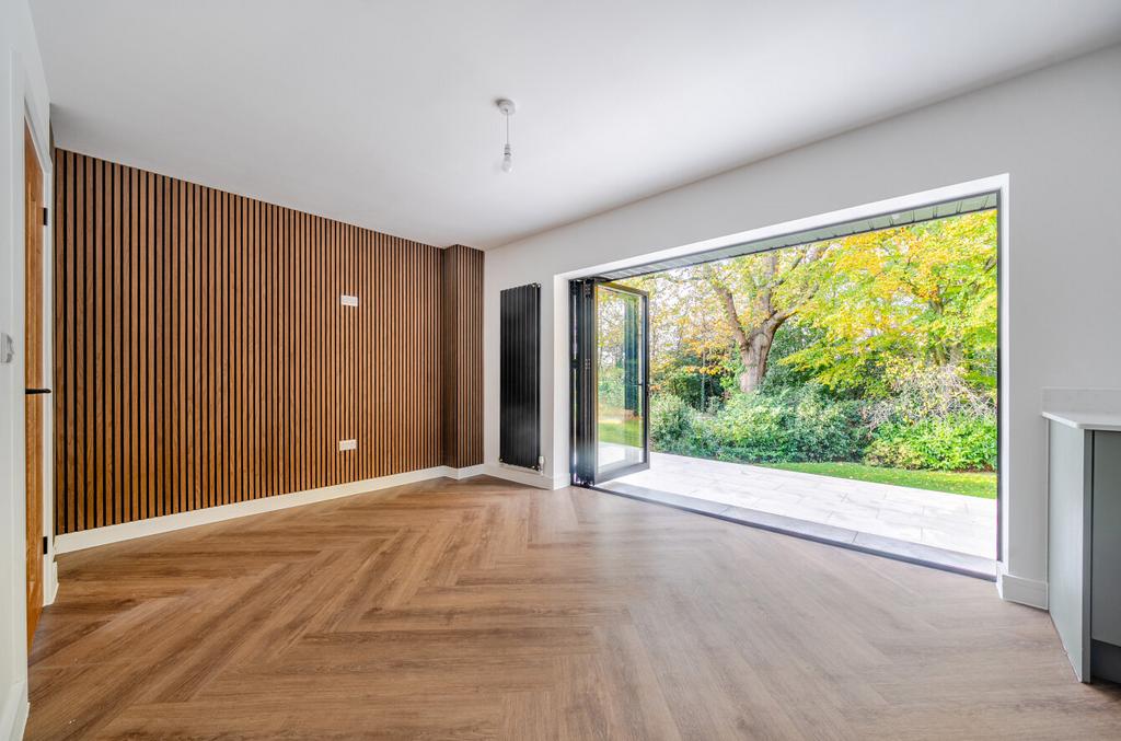 1377360-7-69149fc...