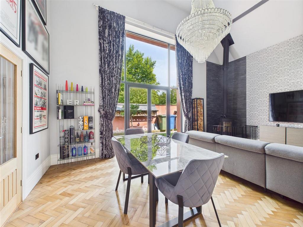 Lounge/ diner