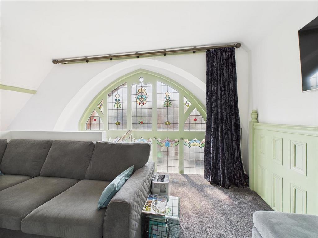 Mezzanine sitting room