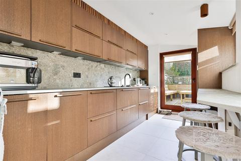 5 Beech Grove, Chatburn, Clitheroe, BB7 4AR