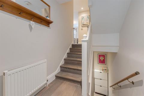 3 bedroom flat for sale, Savernake Road, Hampstead