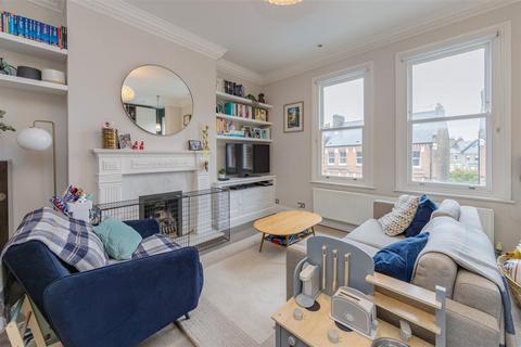 3 bedroom flat for sale, Savernake Road, Hampstead