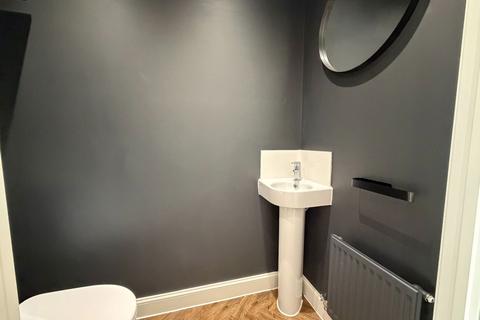 2 bedroom end of terrace house to rent, Mottram, Hyde, SK14 6AQ