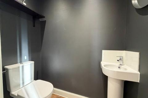 2 bedroom end of terrace house to rent, Mottram, Hyde, SK14 6AQ