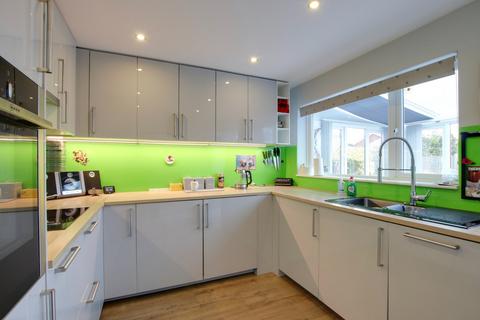 2 bedroom semi-detached bungalow for sale, DUNDEE CLOSE, FAREHAM