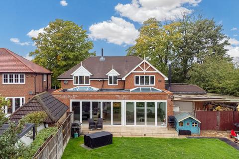 5 bedroom detached house for sale, Village Road Thorpe Egham, Surrey, TW20 8UF