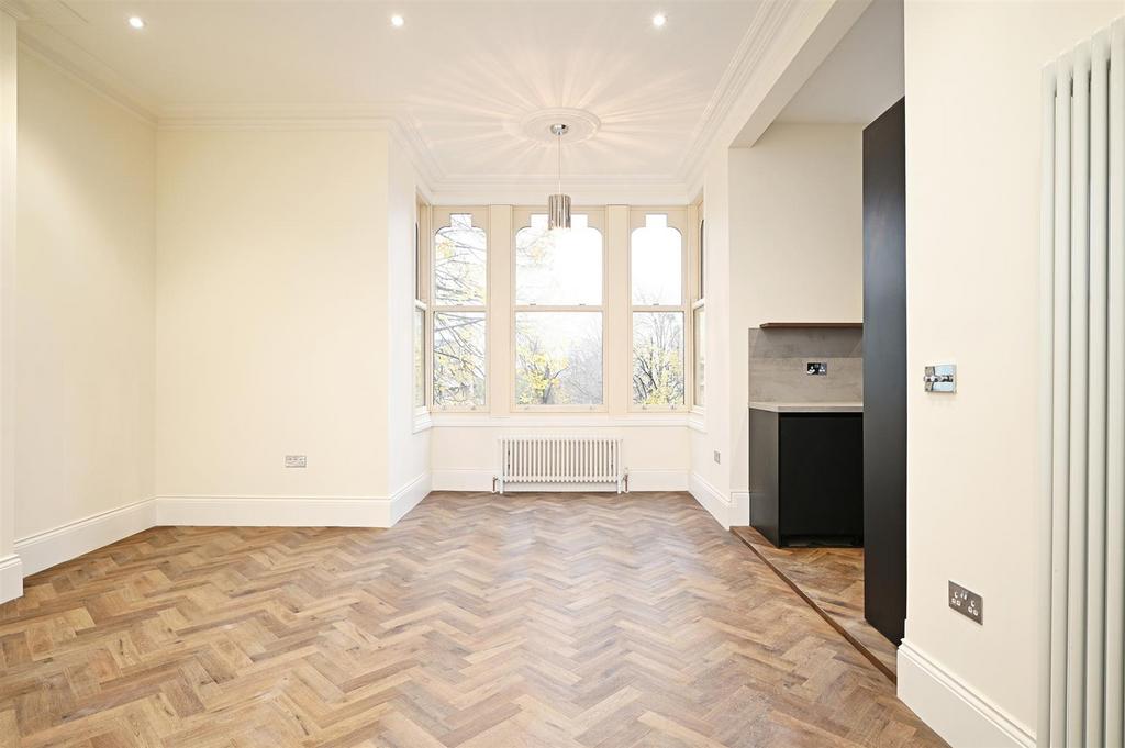 Living/Dining Area