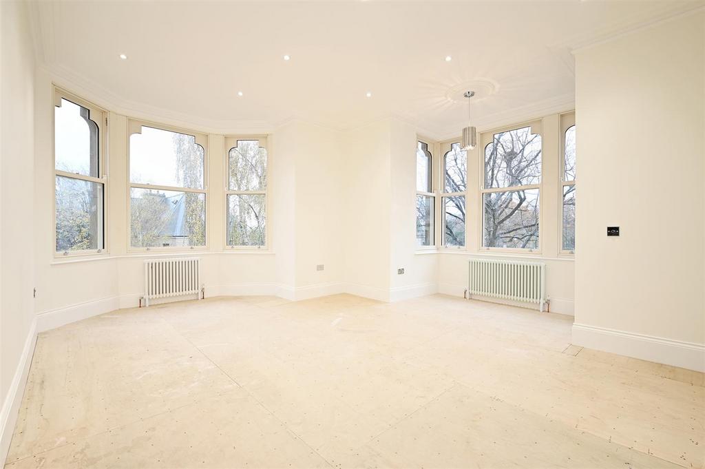 Living/Dining Area