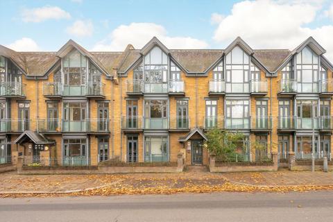 Putney Bridge Road, London SW18