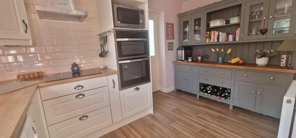 Kitchen (2)