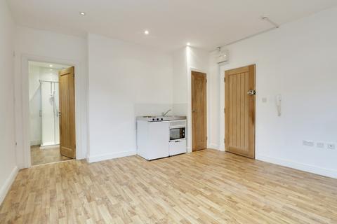 1 bedroom flat to rent, 241 Court Road, Greater London SE9