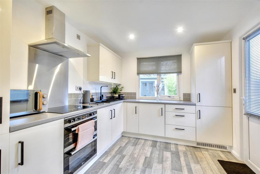 Kitchen 3.jpeg