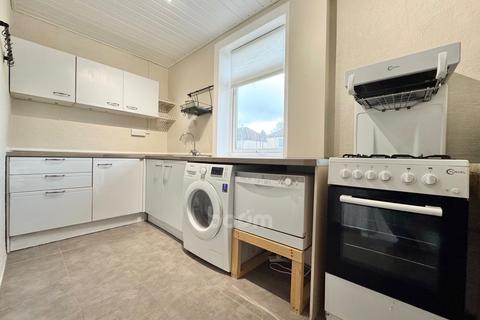 2 bedroom flat for sale, 9 Mains Avenue, Beith
