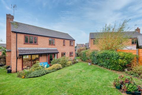 4 bedroom detached house for sale, Brookfield Close, Hunt End, B97