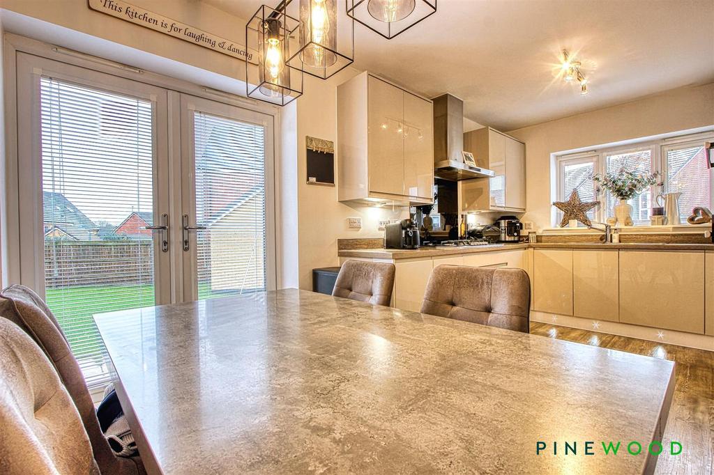 Kitchen diner